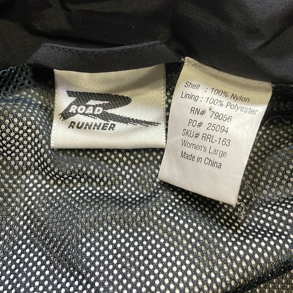 Road Runner Running Jacket Women's Size L Red and Tan Gore-Tex. Pre-Owned. - Picture 6 of 10